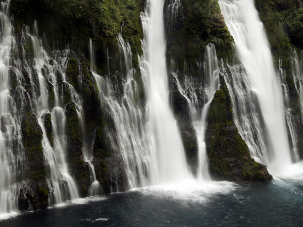 Nádherné vodopády v Kalifornii