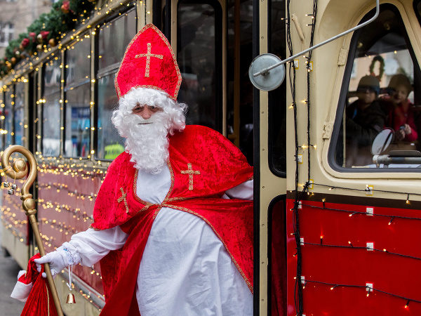 Aj Mikuláš chodí električkou