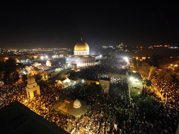 Muslimovia sa modlia