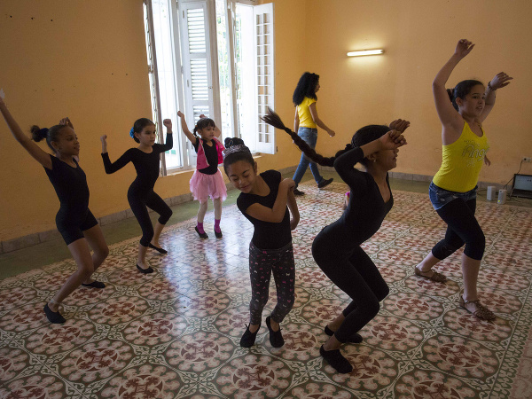 Hodiny tanca na Kube