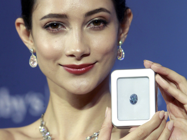 Na Tajwane vydražili vzácny modrý diamant.