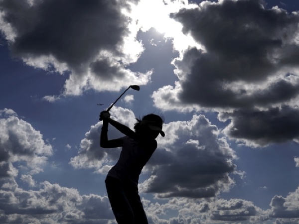 Golf počas zamračeného počasia.