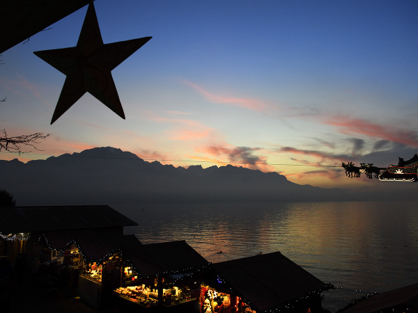 Santa lieta na sánkach