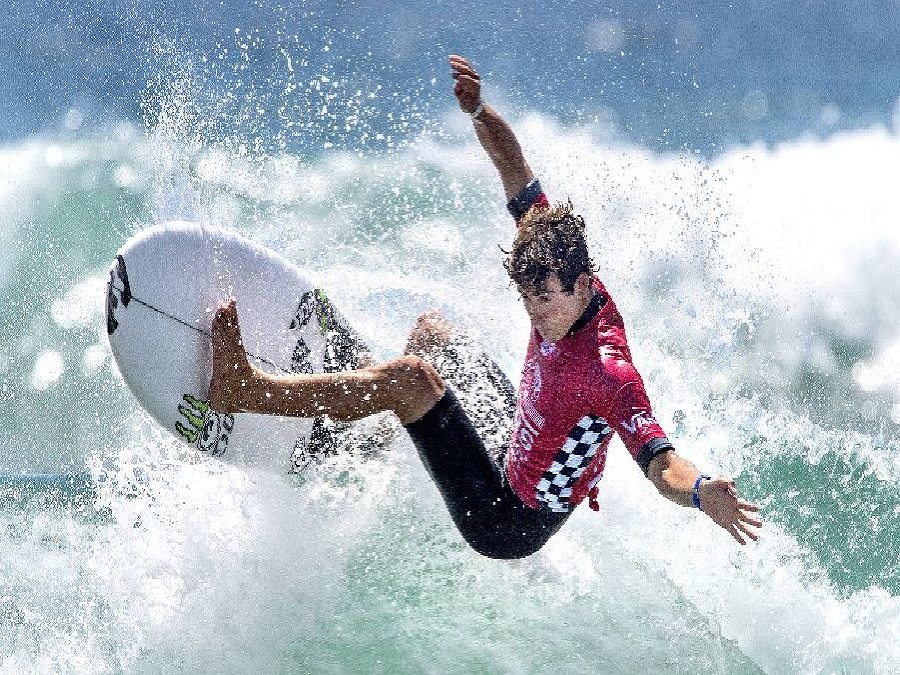 Surfista v Kalifornii