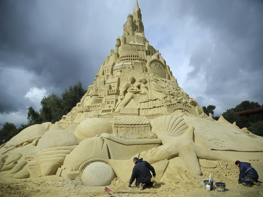 Najvyšší pieskový hrad na svete.