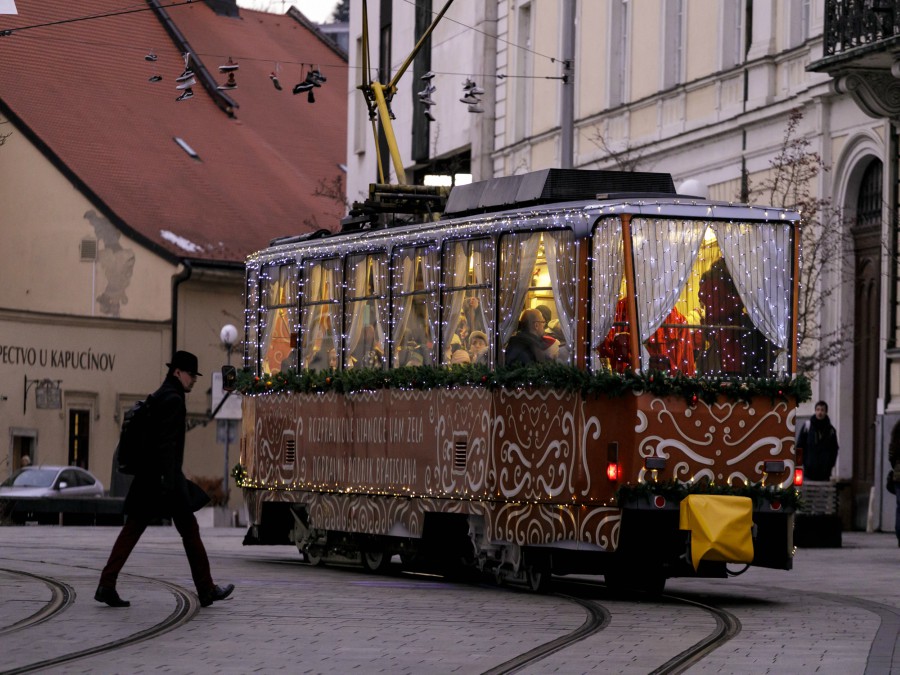 Vianočná električka v Bratislave 