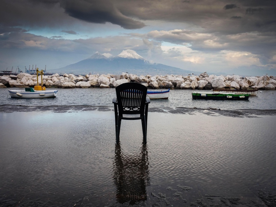 Pohľad na zasnežený Vezuv 