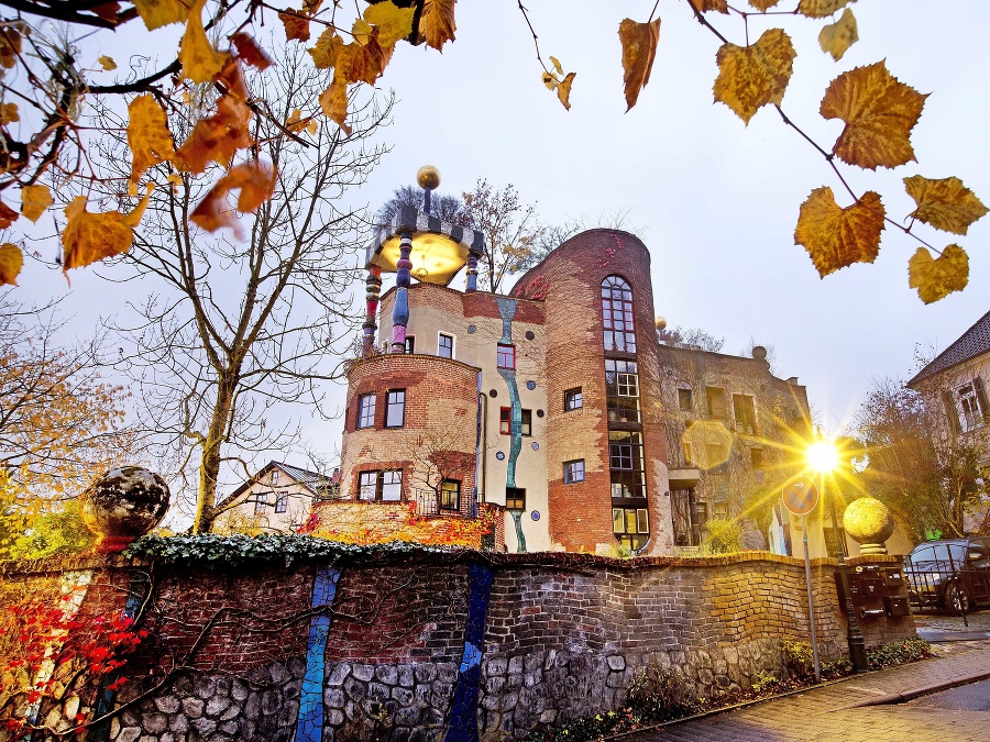 Keď jeseň hrá s architektúrou