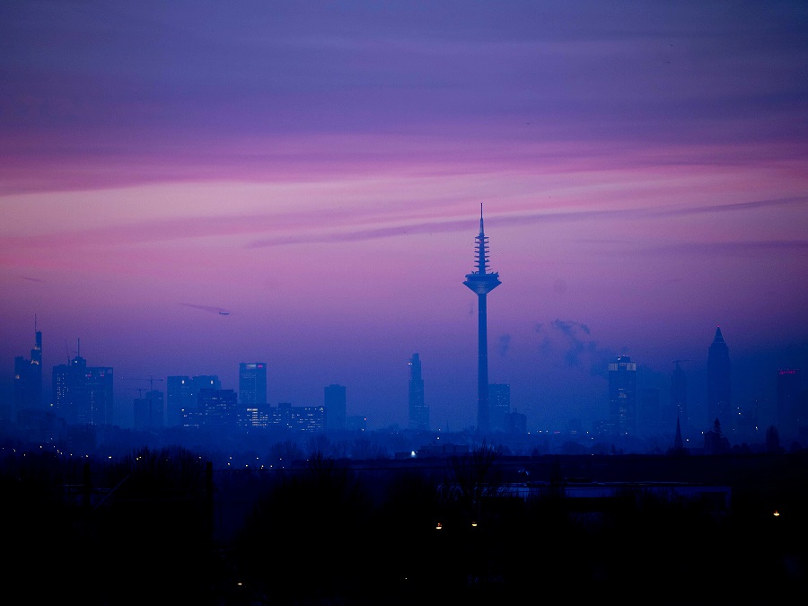 Hmla nad Frankfurtom 