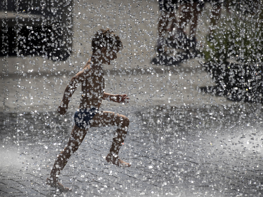 Schladenie vo fontáne. 