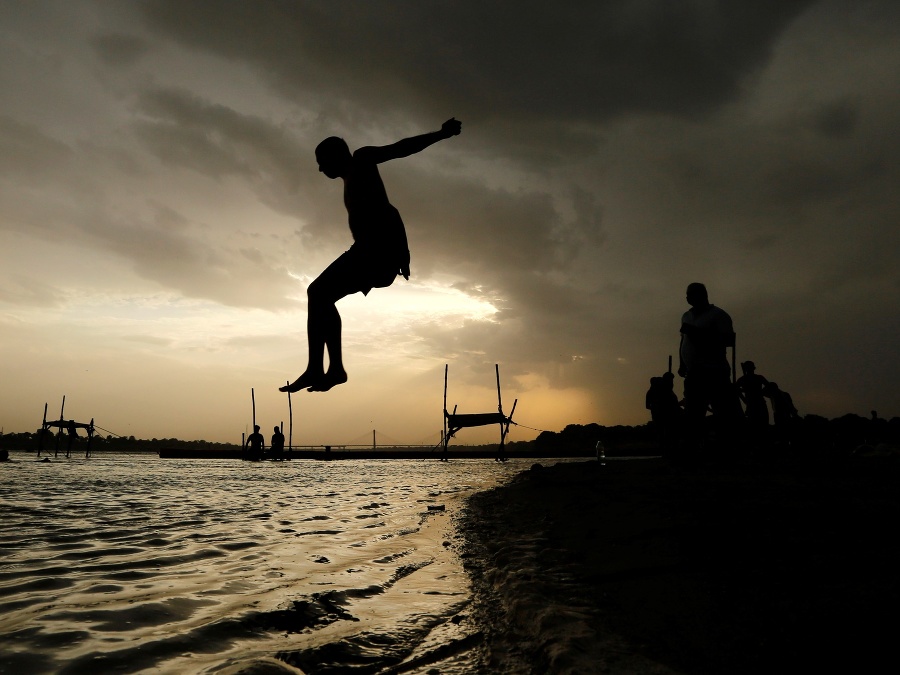 Chlapec nevydržal horúčavy