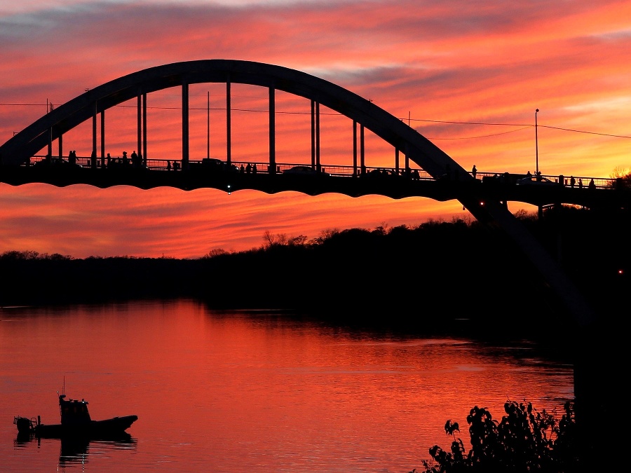 Obloha sa nám sfarbila