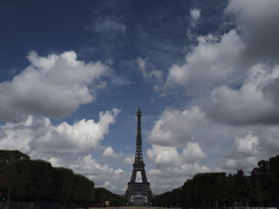 Eiffelovka opäť otvorená