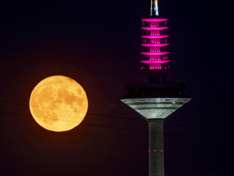 Svieť nám na cestu