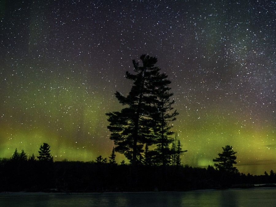 Neuveriteľné divadlo na oblohe