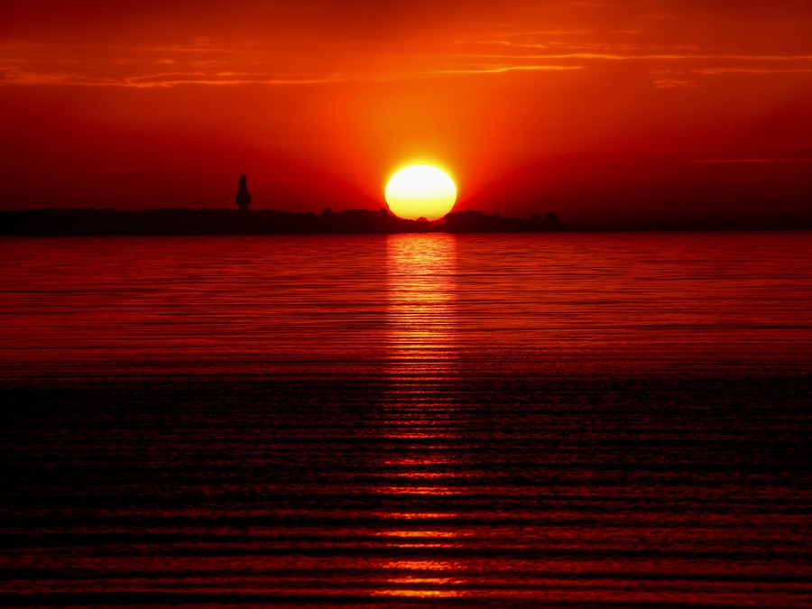 Zlatisté slnko nad Baltským morom 
