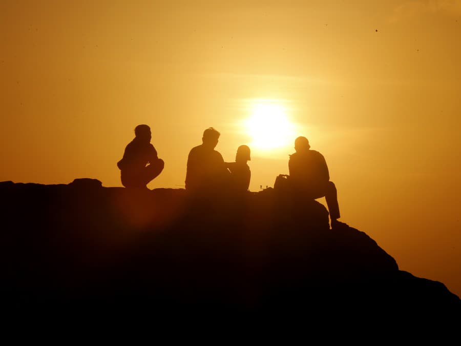 Noc je ešte mladá!