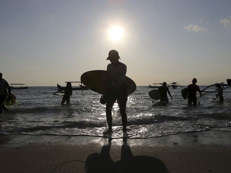 Večerný surfing