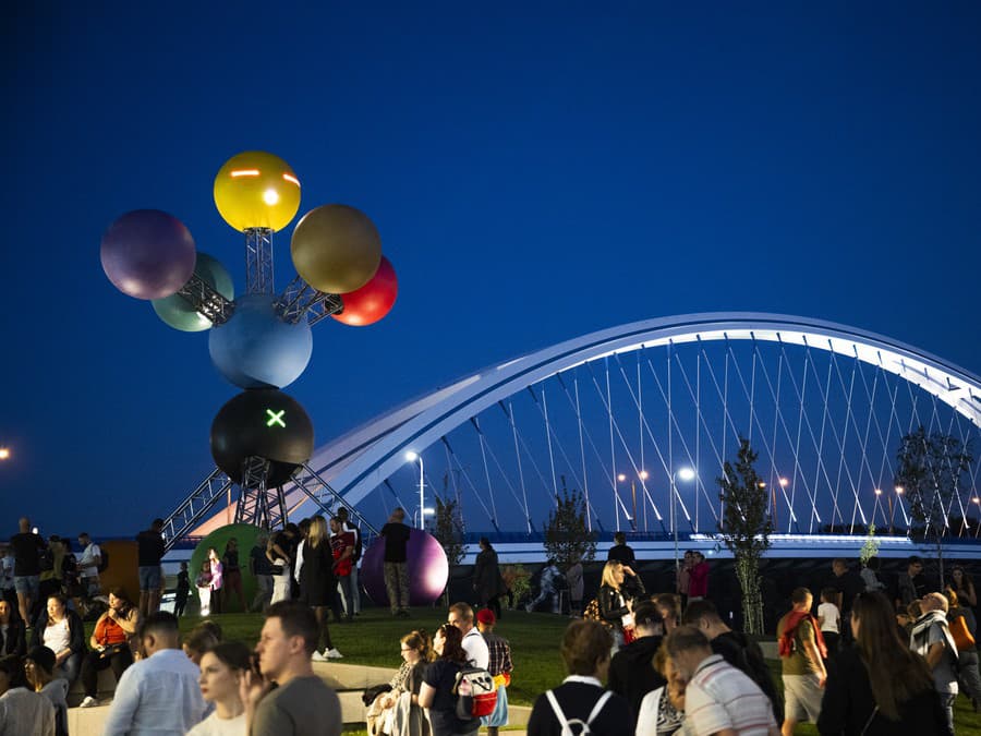 V Bratislave to žije.