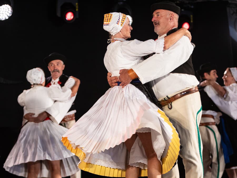 Krása folklóru