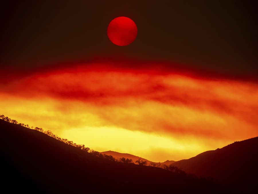 Západ slnka v plameňoch