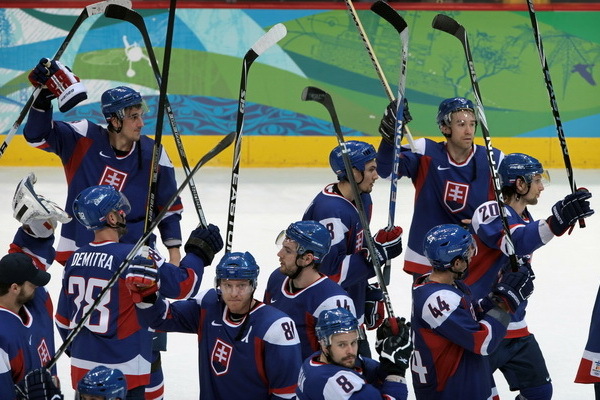 Slovenskí hokejisti so vztýčenými hlavami