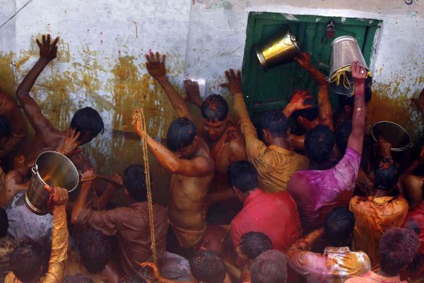 Holi, festival farieb