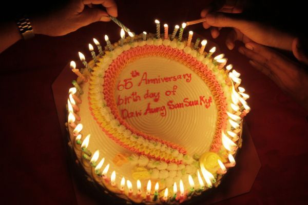 Narodeniny Aun Su Ťij vo väzení