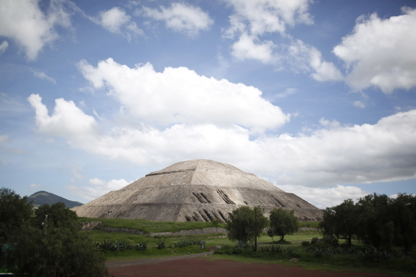 Pyramída