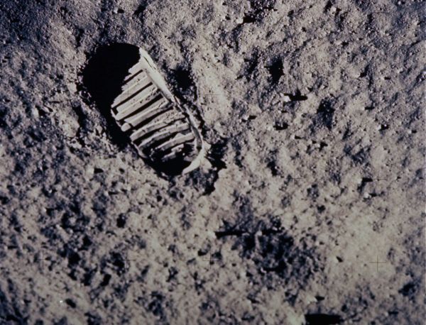 Malý krok pre človeka, ale veľký skok pre ľudstvo