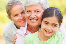 Všetkým dcérám, mamám a babkám prajeme krásny sviatok MDŽ!