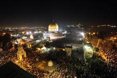 Muslimovia sa modlia