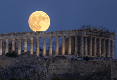 Divadlo na nočnej oblohe