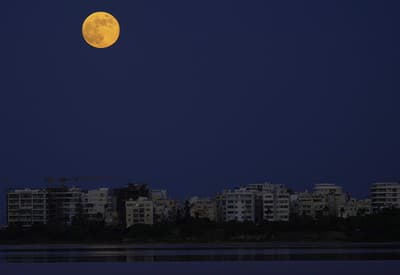 To je krásny mesiac!