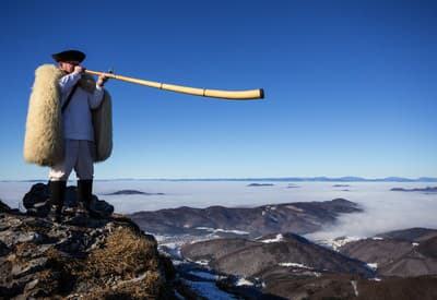 Tradície a výhľady