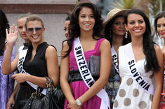 Krásky na Bahamách