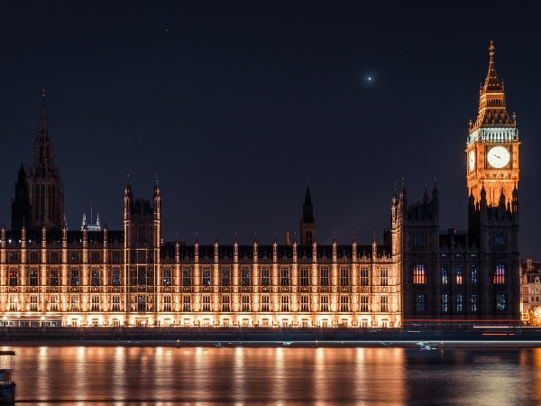 Westminsterský palác a Big Ben v Londýne
