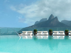 Rio de Janeiro a hotelový bazén