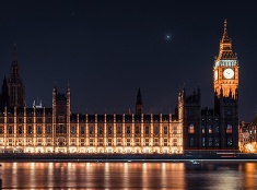 Westminsterský palác a Big Ben v Londýne
