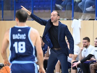 Slovan Bratislava deklasoval Spišských Rytierov a pokračuje bez prehry