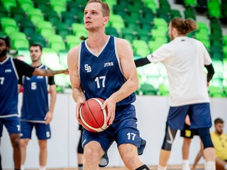 Niekedy len sám v úžase stojím a počúvam. Rožánek čaká v SBL veľa ťažkých zápasov