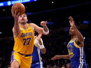 Dončič a Kessler ťahali Lakers k jasnej výhre, fantastické výkony Davisa a Edwardsa