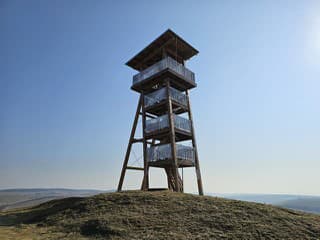 Na vrchu Tuba pribudla nová rozhľadňa: Láka turistov aj milovníkov histórie