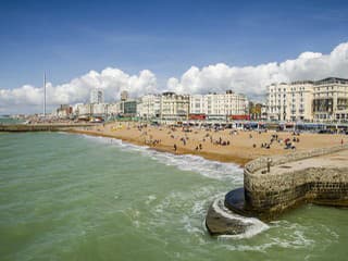 Najobľúbenejším anglickým letoviskom je Brighton: Atmosférou pripomína juh Európy