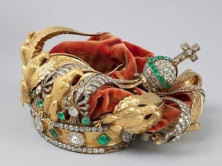 Koruna poškodená pri lúpeži v Louvri sa bude dať zreštaurovať