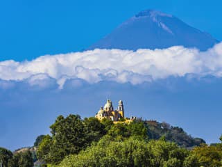 Mexická perla v tieni sopky: Puebla ukrýva najväčšiu pyramídu sveta