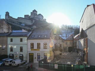 Historickú budovu v Trenčíne zbúrali nezákonne: Majiteľ ju musí postaviť nanovo!
