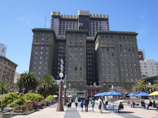 Legendárny hotel: Prežil katastrofu, hostil najväčšie osobnosti a dodnes má vlastného čističa mincí