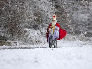 Ježiško, Dedo Mráz aj poleno: Kto nosí európskym deťom vianočné darčeky?