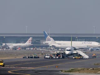 Kúsok od tragédie: Pilot si pomýlil dráhu, pasažierov museli evakuovať